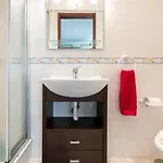 Fantastico T2 Ac Wi-fi E Tv Cabo 2wc Ferienhaus *