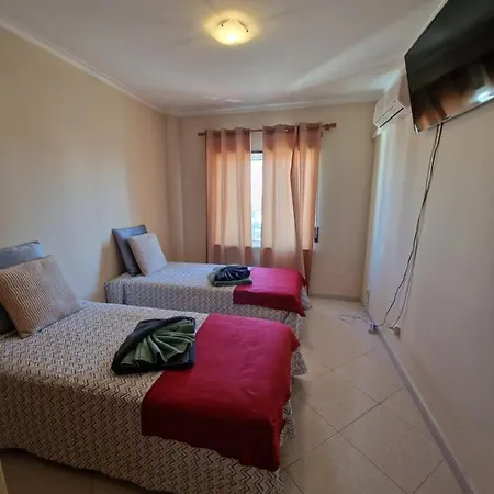 Fantastico T2 Ac Wi-fi E Tv Cabo 2wc Toalhas E Lencois * Altura